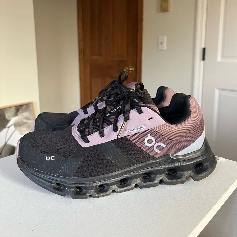 ON Cloudrunner Sneakers